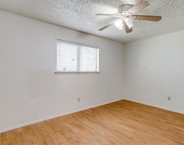 7221 Church Park Drive - Photo Thumbnail 15