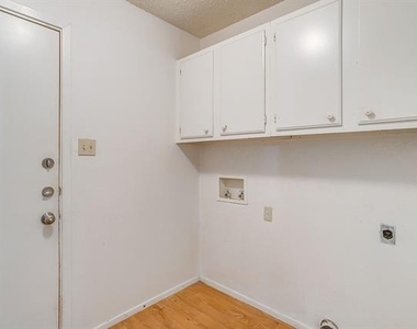 7221 Church Park Drive - Photo Thumbnail 12