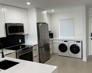 4539 Luxemburg Court - Photo Thumbnail 3