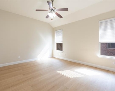 612 Calliopsis Street - Photo Thumbnail 16
