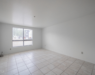 16033 N 25th Street - Photo Thumbnail 5