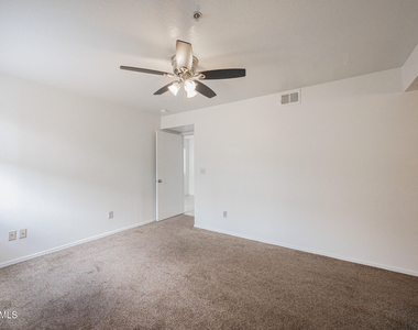 16033 N 25th Street - Photo Thumbnail 10
