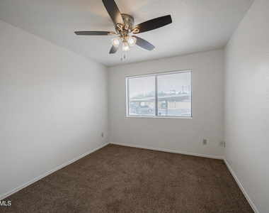 16033 N 25th Street - Photo Thumbnail 14