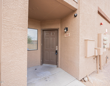 16033 N 25th Street - Photo Thumbnail 2