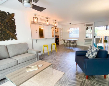 7625 E Camelback Road - Photo Thumbnail 4