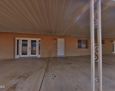 3849 W Poinsettia Drive - Photo Thumbnail 17