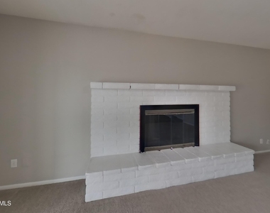 3849 W Poinsettia Drive - Photo Thumbnail 16