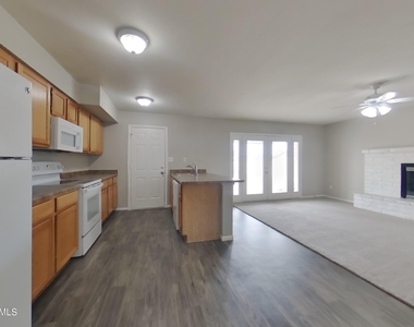 3849 W Poinsettia Drive - Photo Thumbnail 4