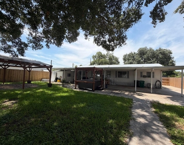 3212 Se 24th Street - Photo Thumbnail 3