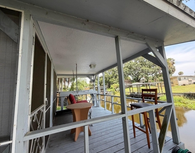 3212 Se 24th Street - Photo Thumbnail 4