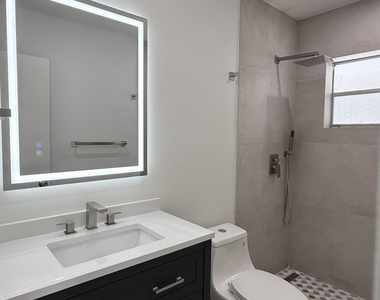 6505 Winfield Boulevard - Photo Thumbnail 16