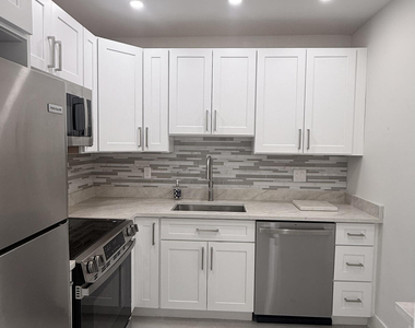 6505 Winfield Boulevard - Photo Thumbnail 6