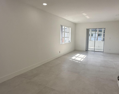 6505 Winfield Boulevard - Photo Thumbnail 10