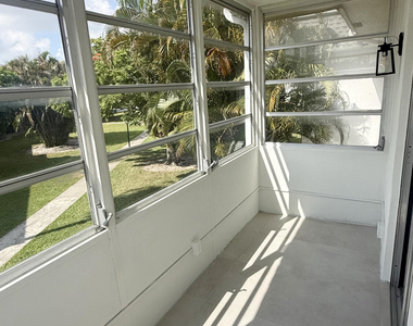 6505 Winfield Boulevard - Photo Thumbnail 12