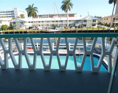 2841 Ne 32nd Street - Photo Thumbnail 2
