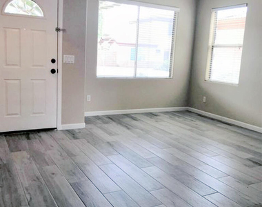 3618 W Marconi Avenue - Photo Thumbnail 7