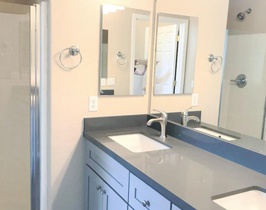 3618 W Marconi Avenue - Photo Thumbnail 12
