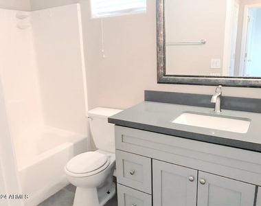 3618 W Marconi Avenue - Photo Thumbnail 11