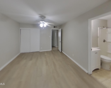 5024 W Krall Street - Photo Thumbnail 7