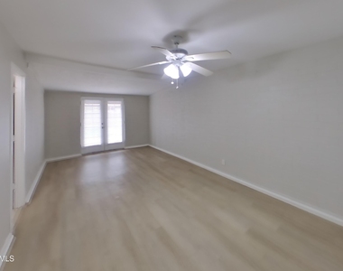 5024 W Krall Street - Photo Thumbnail 6
