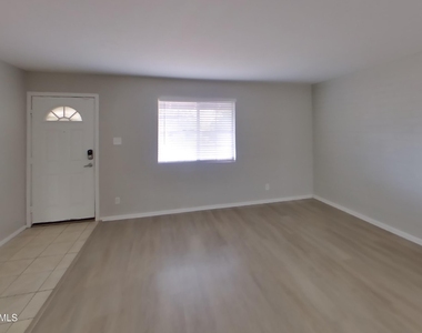 5024 W Krall Street - Photo Thumbnail 3