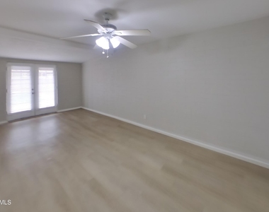 5024 W Krall Street - Photo Thumbnail 8