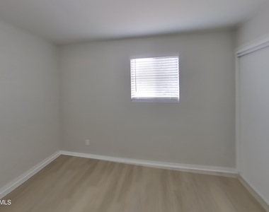 5024 W Krall Street - Photo Thumbnail 12