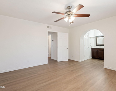 620 E Appaloosa Road - Photo Thumbnail 14