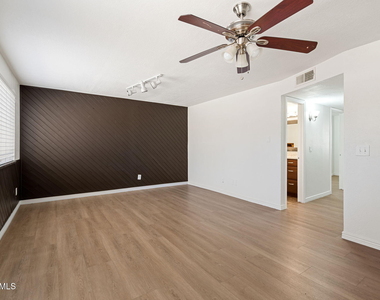 620 E Appaloosa Road - Photo Thumbnail 27