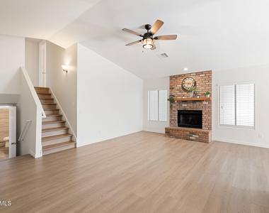 620 E Appaloosa Road - Photo Thumbnail 5