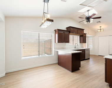 620 E Appaloosa Road - Photo Thumbnail 7