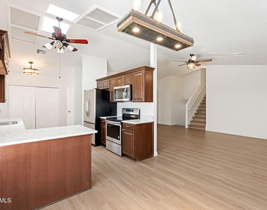 620 E Appaloosa Road - Photo Thumbnail 9