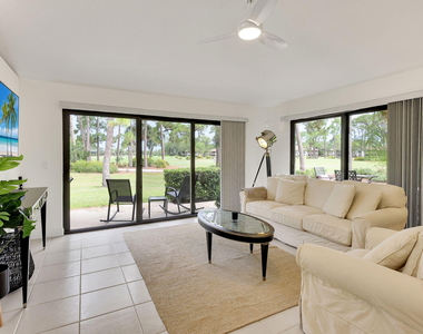 526 Club Drive - Photo Thumbnail 12
