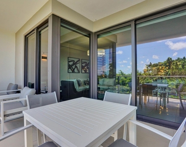 3040 N Ocean Boulevard - Photo Thumbnail 9