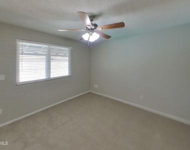 4241 N 73rd Lane - Photo Thumbnail 5