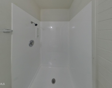 4241 N 73rd Lane - Photo Thumbnail 7
