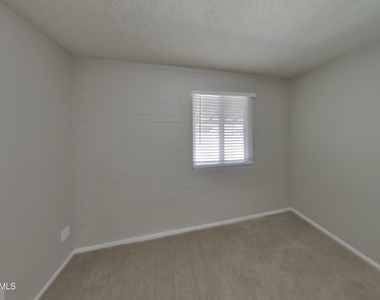 4241 N 73rd Lane - Photo Thumbnail 8