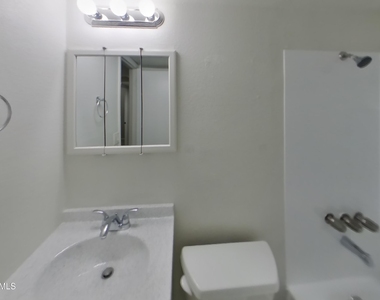 4241 N 73rd Lane - Photo Thumbnail 11