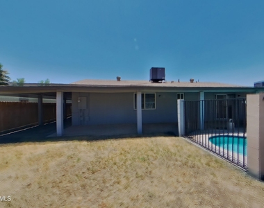 4241 N 73rd Lane - Photo Thumbnail 14