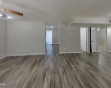 4241 N 73rd Lane - Photo Thumbnail 1
