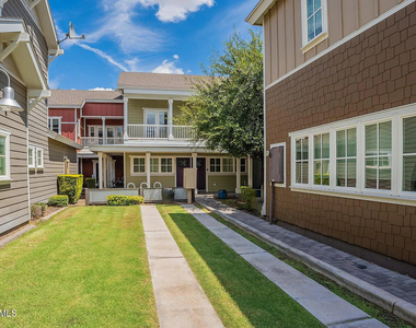 959 S Ash Avenue - Photo Thumbnail 2