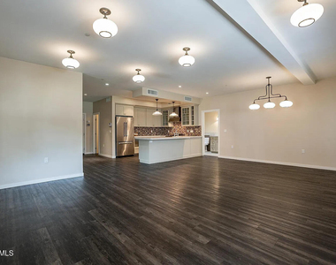 959 S Ash Avenue - Photo Thumbnail 8