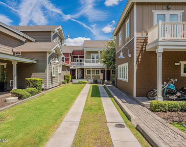 959 S Ash Avenue - Photo Thumbnail 1
