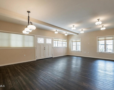 959 S Ash Avenue - Photo Thumbnail 11