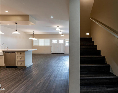 959 S Ash Avenue - Photo Thumbnail 13