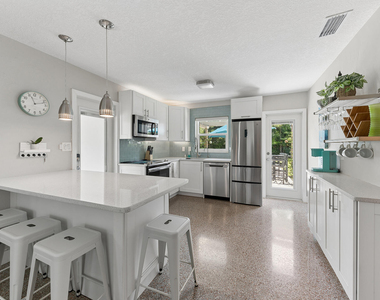 127 Sw 10th Avenue - Photo Thumbnail 9