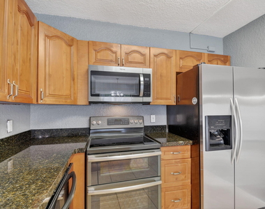 320 Woodland Road - Photo Thumbnail 14