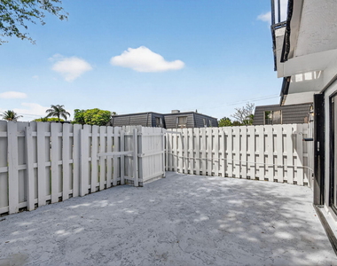 320 Woodland Road - Photo Thumbnail 3