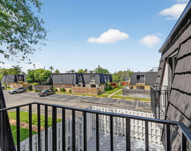 320 Woodland Road - Photo Thumbnail 30