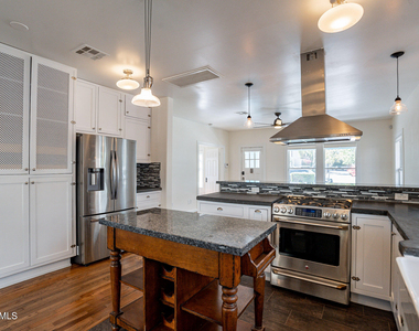 959 S Ash Avenue - Photo Thumbnail 11